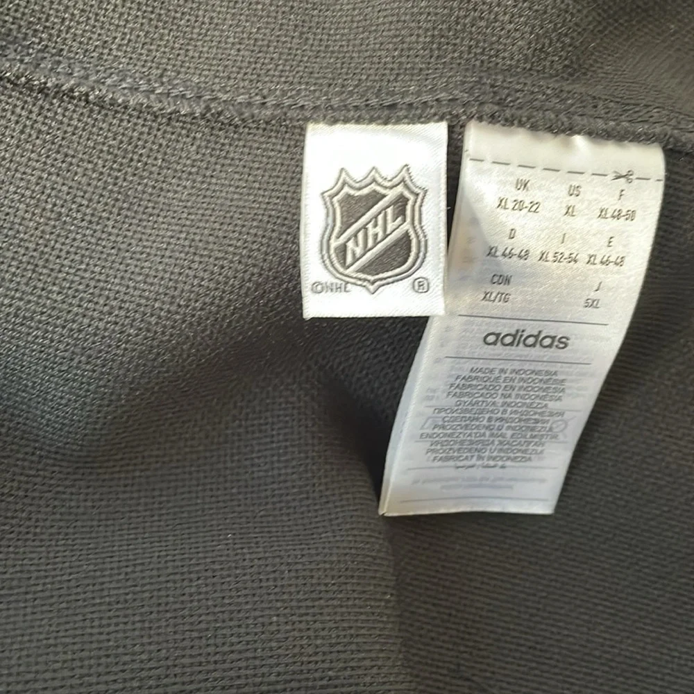 Adidas XL Pittsburgh Penguins Refresh Skate Lace Pullover Hoodie NWT Hockey - Picture 9 of 9